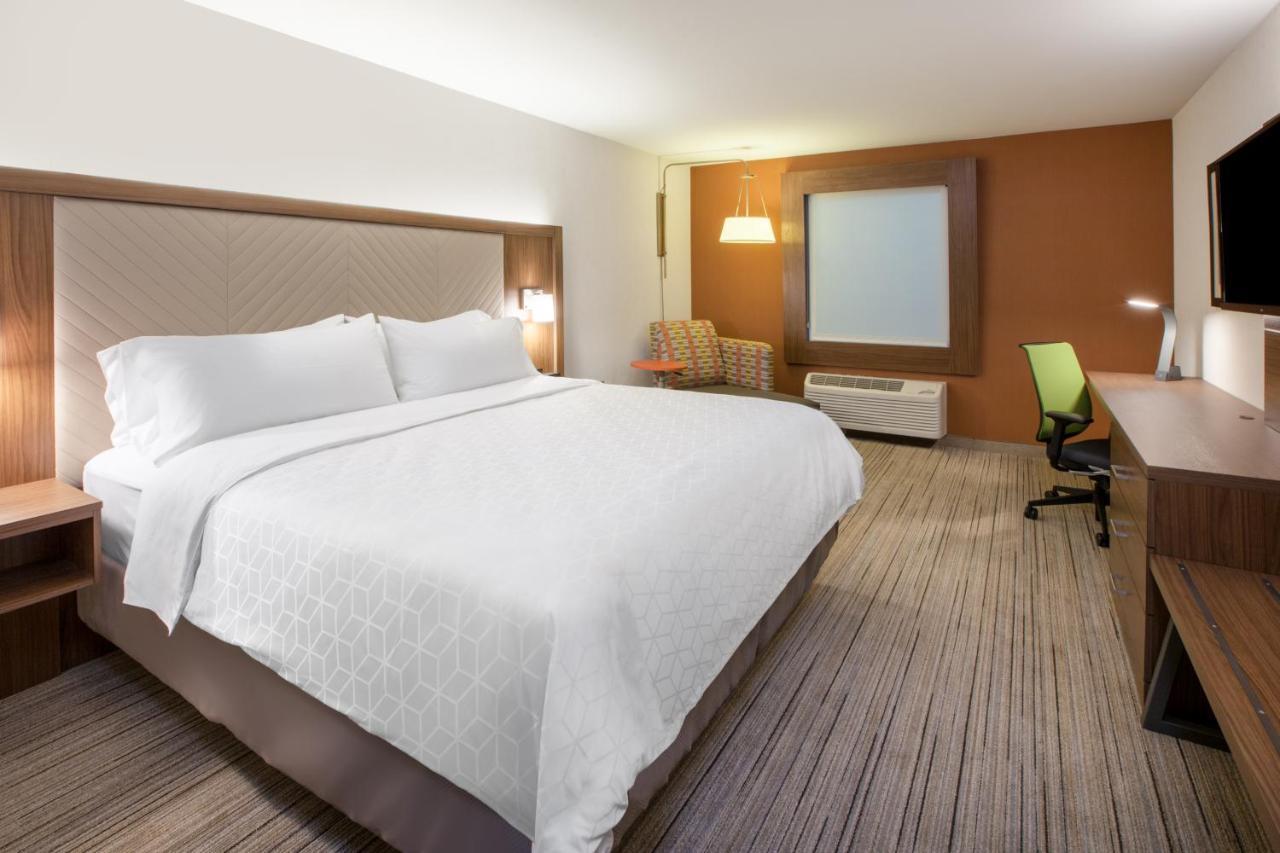 Holiday Inn Express & Suites - Canton By Ihg Exteriör bild